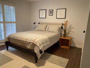 3 quartos, ferros/tábuas de passar roupa, Wi-Fi, roupa de cama