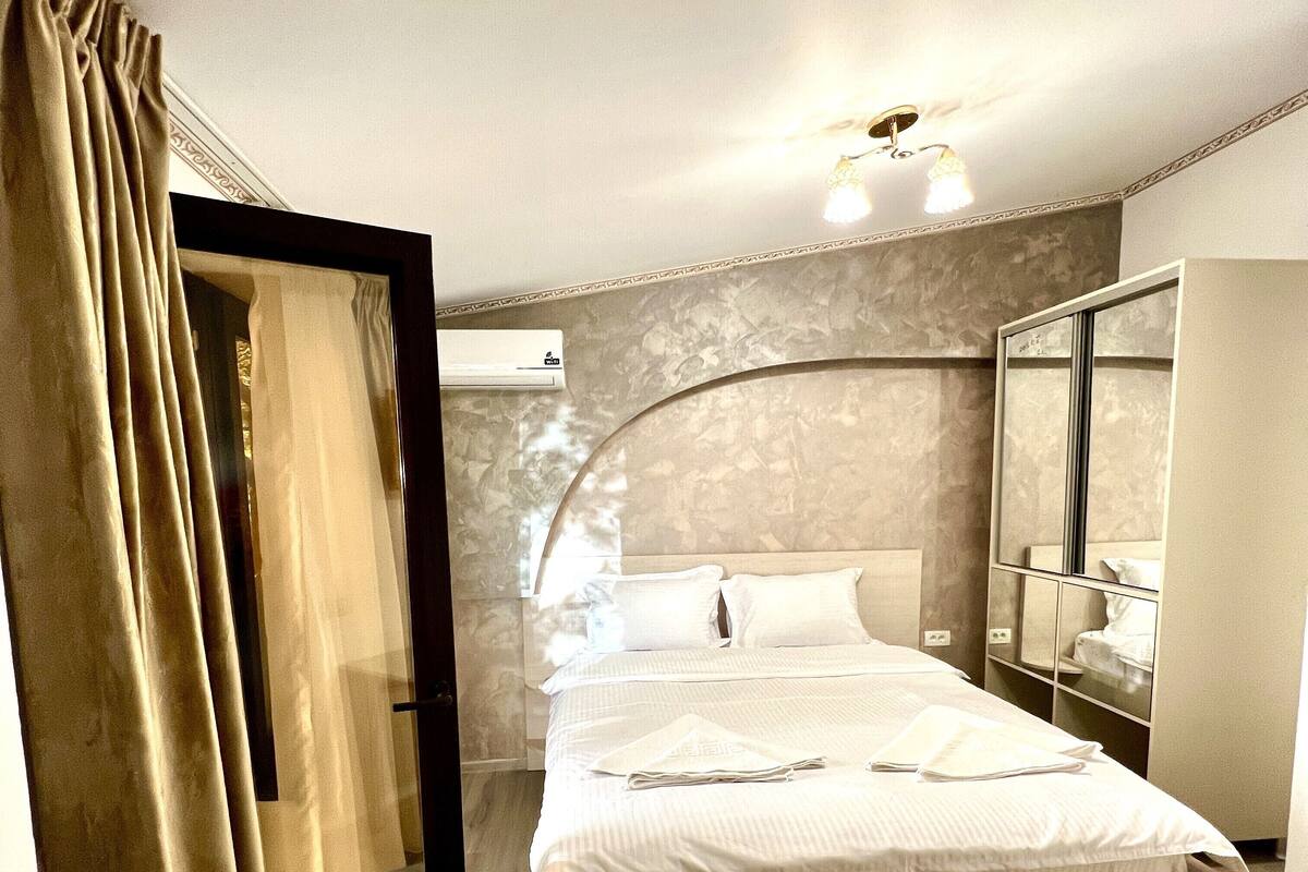 Superior Room, 1 King Bed | WiFi (free)