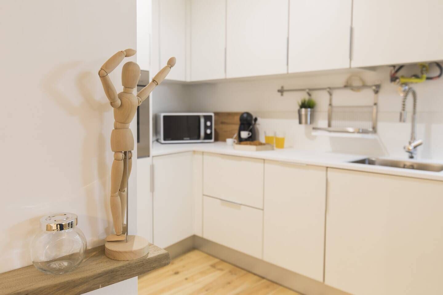 Réfrigérateur, micro-ondes, cafetière/bouilloire