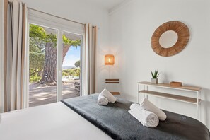 4 chambres, fer et planche à repasser, Wi-Fi gratuit, draps fournis