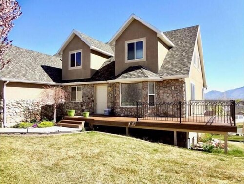 Mountain View Retreat - Sleeps 20! Perfect for large gatherings