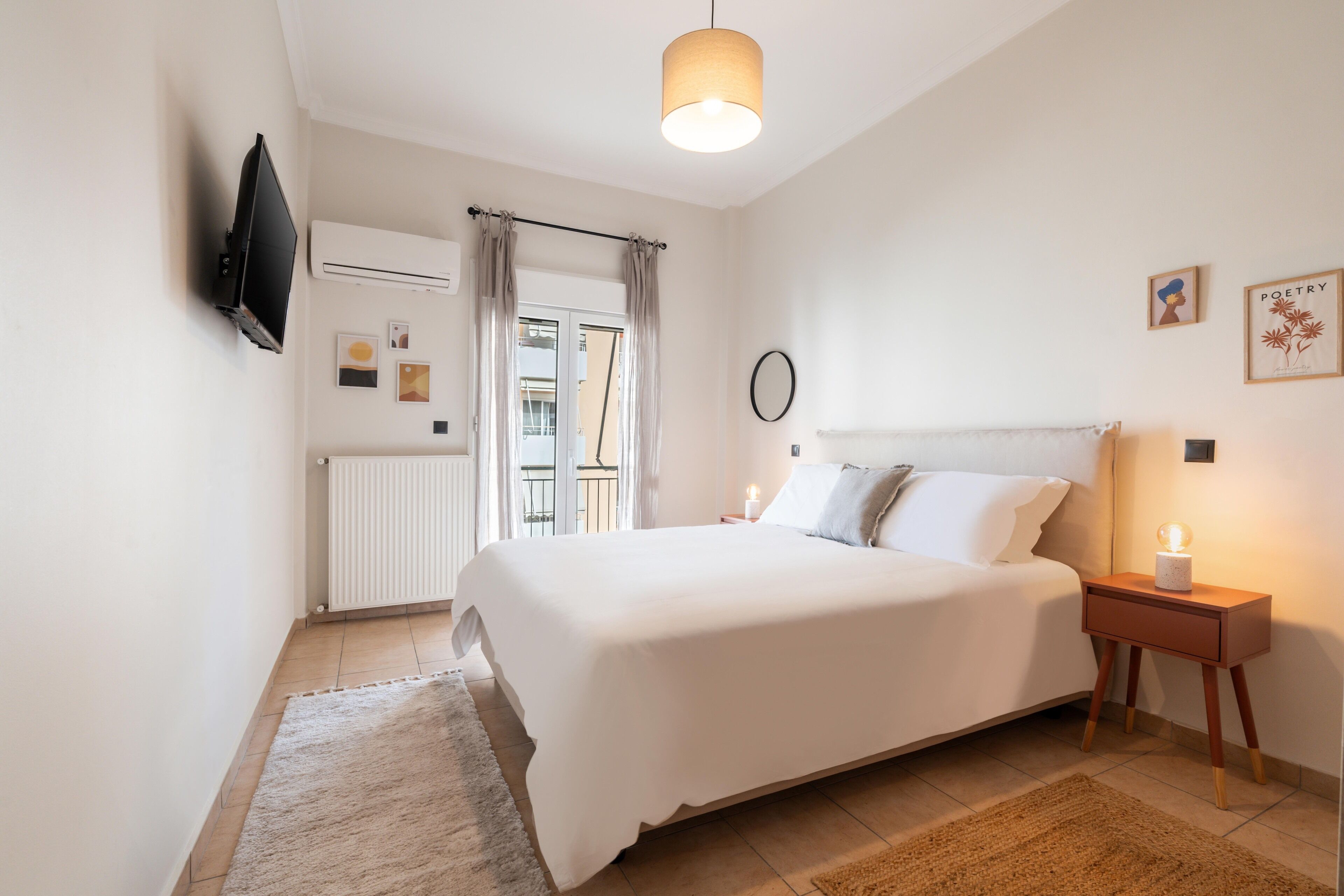 1 makuuhuone, työpöytä, silitysrauta/-lauta, Wi-Fi