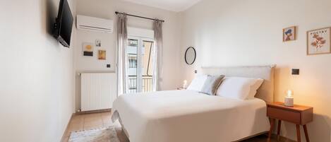 1 makuuhuone, työpöytä, silitysrauta/-lauta, Wi-Fi