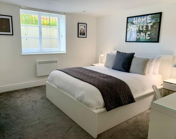 1 غرفة نوم ومكواة/لوح كي وواي فاي وملاءات أسرّة