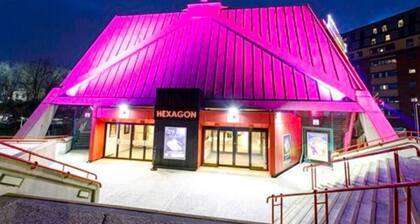 Period Apartment for 3, Near Uni & Hospital, Parking