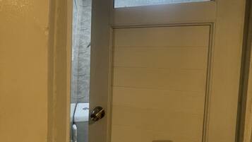 Handtücher, Seife, Toilettenpapier