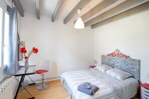 4 bedrooms, free WiFi, bed sheets