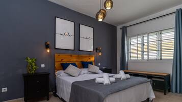 2 bedrooms, iron/ironing board, free WiFi, bed sheets