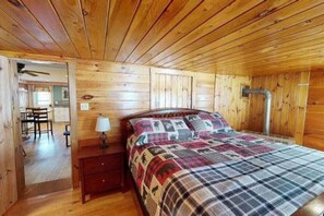 2 bedrooms, free WiFi, bed sheets - Trails Edge*Direct ATV Access* Walk to town*Pet Friendly*Short Drive to Red Cross Beach (Greenville)
