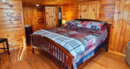 Trails Edge*Direct ATV & Snowmobile Access* Walk to town*Pet Friendly