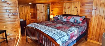 Trails Edge*Direct ATV & Snowmobile Access* Walk to town*Pet Friendly