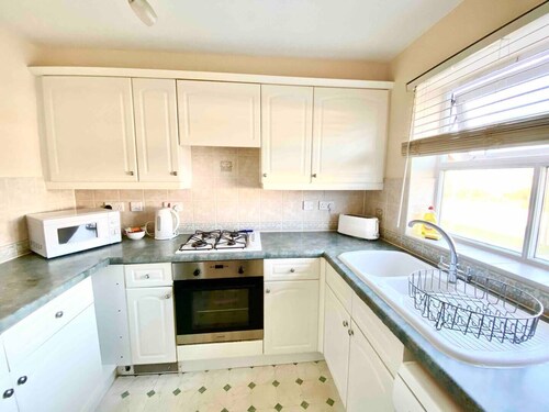 4 room 3-bath Contractor accommodation London

