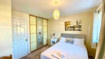 4 chambres, fer et planche Ă repasser, Wi-Fi, draps fournis