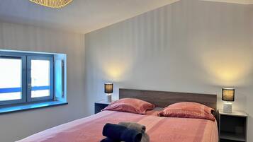 2 bedrooms, WiFi, bed sheets