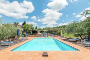 Pool - Agriturismo 'Molinuzzo - Lisa' with Shared Pool, Private Terrace and Wi-Fi (Barberino Tavarnelle)