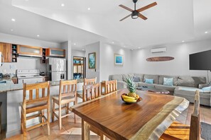 Interior - Oceanview Condo Walking distance to Beach Sleeps 6 (Coco)