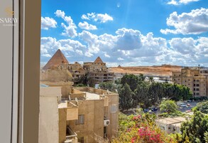 Executive Suite With Pyramids & Museum View | View from room