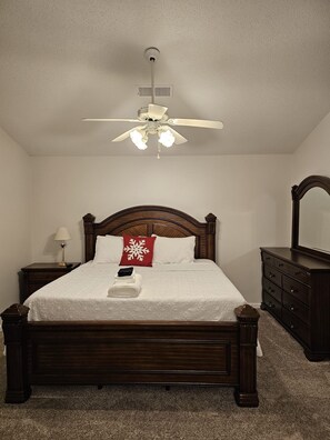 3 dormitorios, tabla de planchar con plancha, wifi y ropa de cama