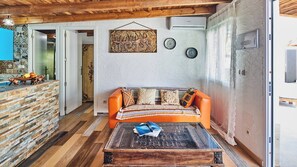 TV, fireplace - Villa Tailandia Chiclana de la Frontera by Ruralidays (Cádiz)