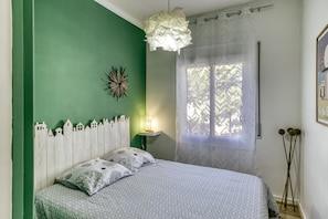 2 chambres, fer et planche Ă repasser, Wi-Fi gratuit, draps fournis