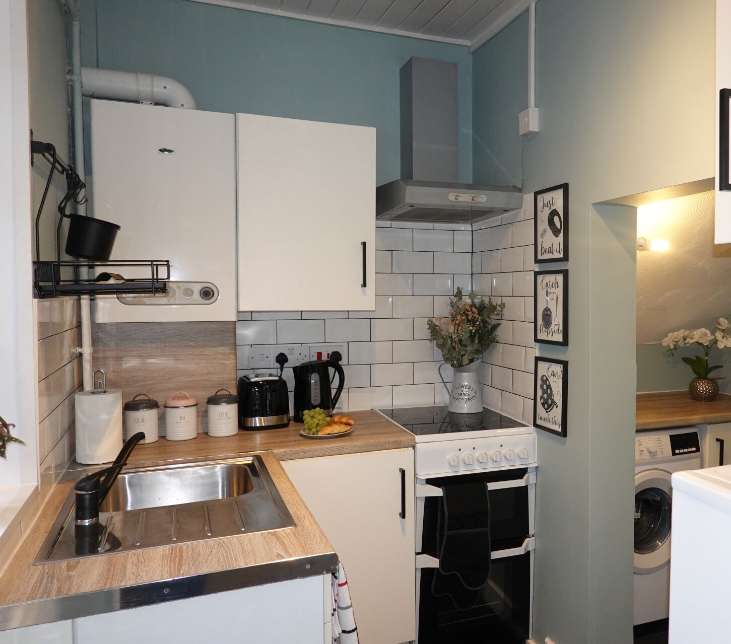 Fridge, microwave, oven, coffee/tea maker