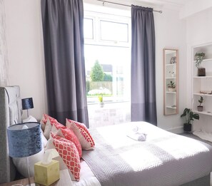 1 chambre, fer et planche à repasser, lit parapluie, Wi-Fi gratuit