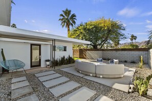 Terrace/patio - Chiq Palm Desert Getaway (Palm Desert)