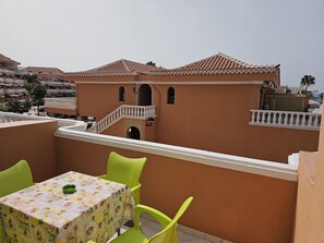Outdoor dining - C102  Tenerife Royal Gardens - Las Vistas TRG (Playa de las Américas)