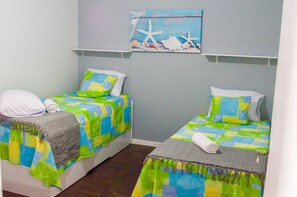 3 Schlafzimmer, Schreibtisch, Bügeleisen/Bügelbrett, kostenloses WLAN