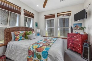 2 habitaciones, escritorio, tabla de planchar con plancha y wifi gratis 