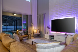 TV - The Lovely Home – Amazing 5BR | Pool,  Hot tub and Resort (Kissimmee)