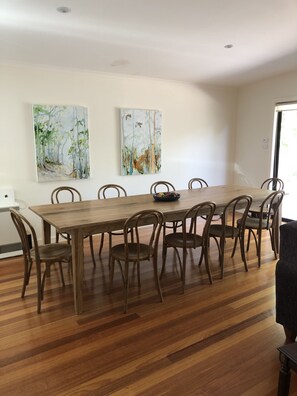 Dining - 2 mins to the beach (Balnarring Beach)