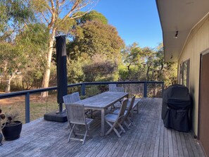 Outdoor dining - 2 mins to the beach (Balnarring Beach)
