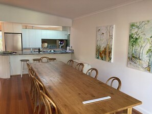Dining - 2 mins to the beach (Balnarring Beach)