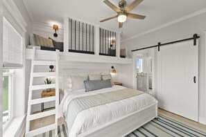 2 bedrooms, iron/ironing board, travel cot, WiFi - Breezeway: Luxury Listing- Largest Private Pool, mini-GOLF, Sunset & Bay view (Galveston)