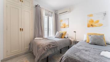 3 dormitorios, tabla de planchar con plancha, wifi gratis y ropa de cama
