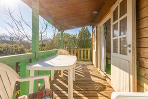 Terrace/patio - Chalet 'Superbe' with Private Terrace, Wi-Fi and Air Conditioning (Roquebrune-sur-Argens)