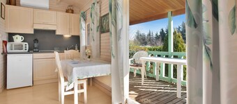 Chalet 'Superbe' with Private Terrace, Wi-Fi, and Air Conditioning