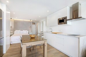 1 chambre, fer et planche Ă repasser, Wi-Fi gratuit, draps fournis