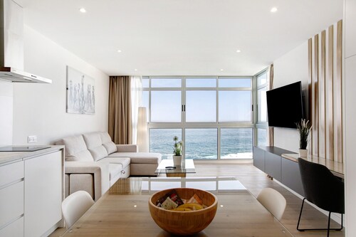 Holiday Apartment 'Luxury Loft El Roque 1' with Sea View and Wi-Fi