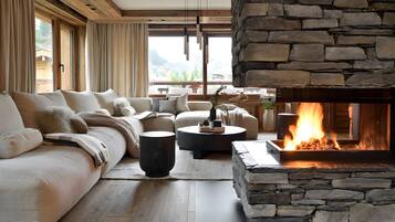 Télévision, cheminée