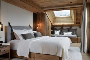 7 makuuhuonetta, työpöytä, äänieristys, silitysrauta/-lauta