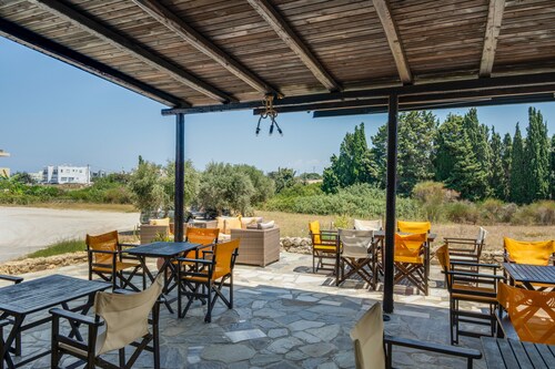 Bed and Breakfast 'Ilios and Irene 1' with Shared Terrace, Wi-Fi and Air Conditioning