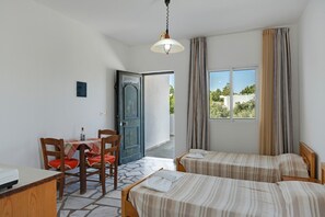 1 habitación, tabla de planchar con plancha, wifi gratis y ropa de cama 