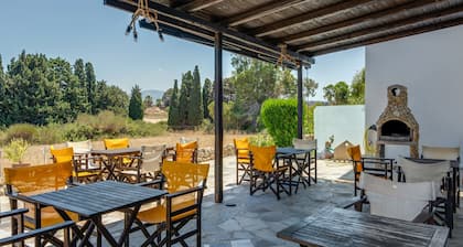 Bed and Breakfast 'Ilios and Irene 2' with Shared Terrace, Wi-Fi and Air Conditioning