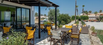 Bed and Breakfast 'Ilios and Irene  3' with Shared Terrace, Wi-Fi and Air Conditioning