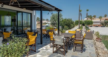 Bed and Breakfast 'Ilios and Irene 3' with Shared Terrace, Wi-Fi and Air Conditioning