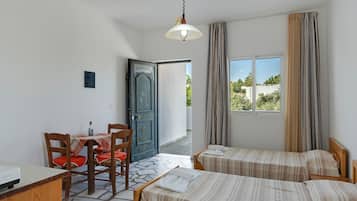 1 habitación, tabla de planchar con plancha, wifi gratis y ropa de cama