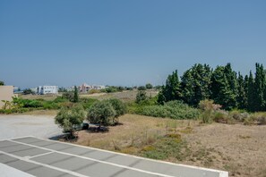 Property grounds - Bed and Breakfast 'Ilios and Irene  8' with Shared Terrace, Wi-Fi and Air Conditioning (?ast??a??)