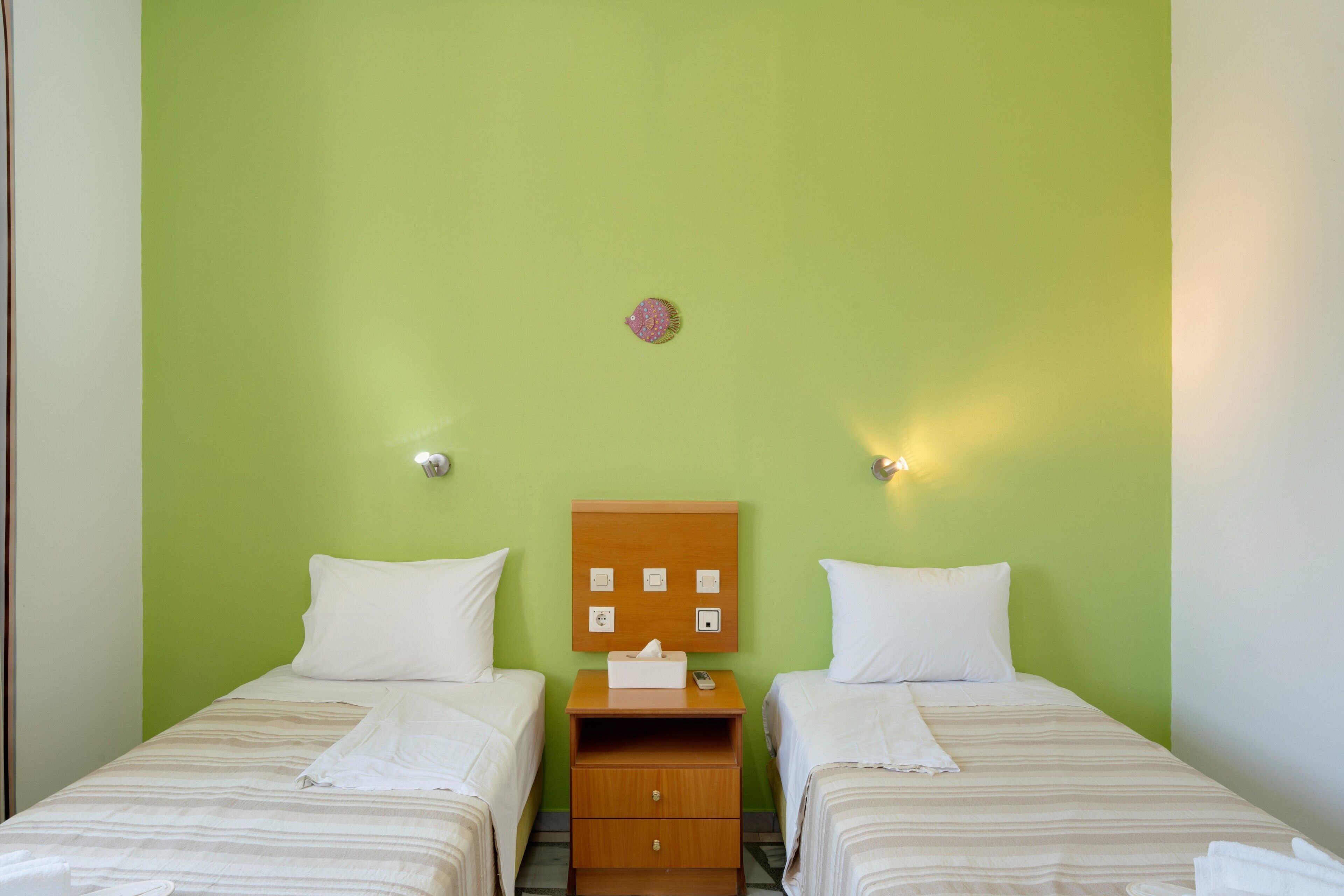 1 chambre, fer et planche à repasser, Wi-Fi gratuit, draps fournis